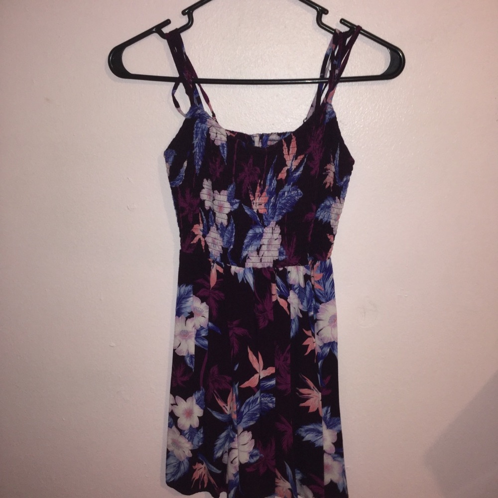American Eagle sundress with open back!